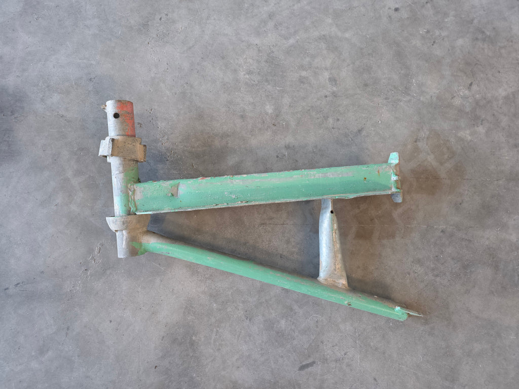 Cuplock 2 Board Omega Hop Up Bracket - used