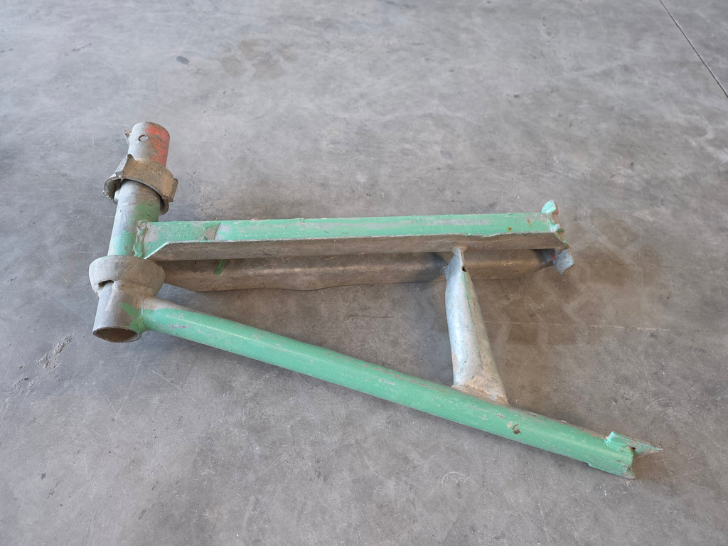 Cuplock 2 Board Omega Hop Up Bracket - used